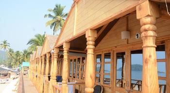 Neptune Point Beach Hotel 2*